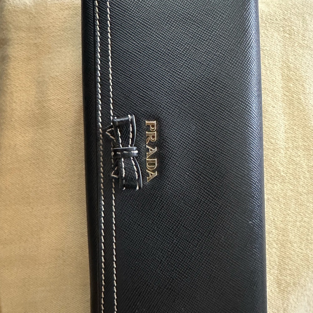 Beautiful Prada - Picture 3 of 6